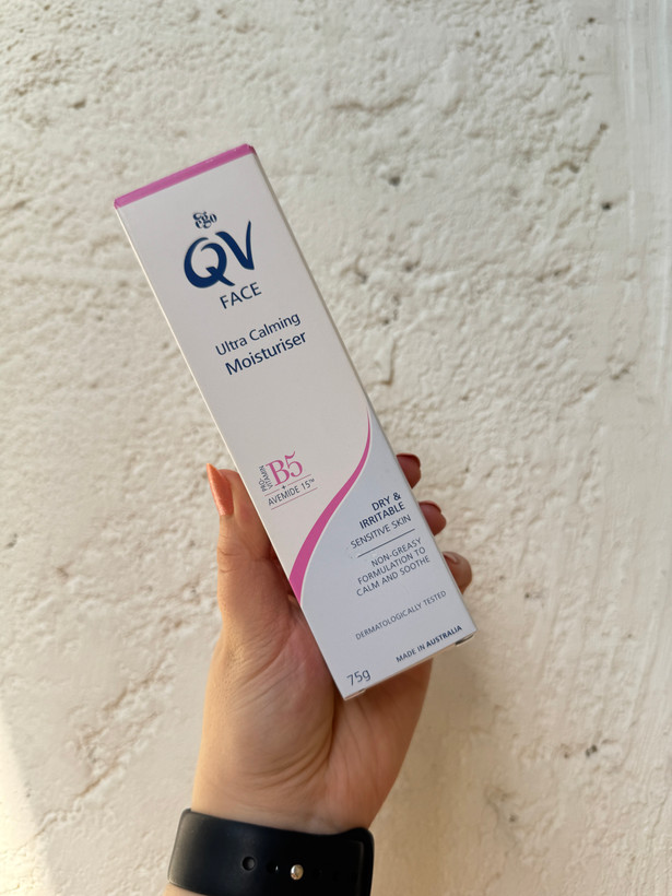 کرم مرطوبکننده آرامشبخش کیوی QV Face Ultra Calming Moisturiser 75g