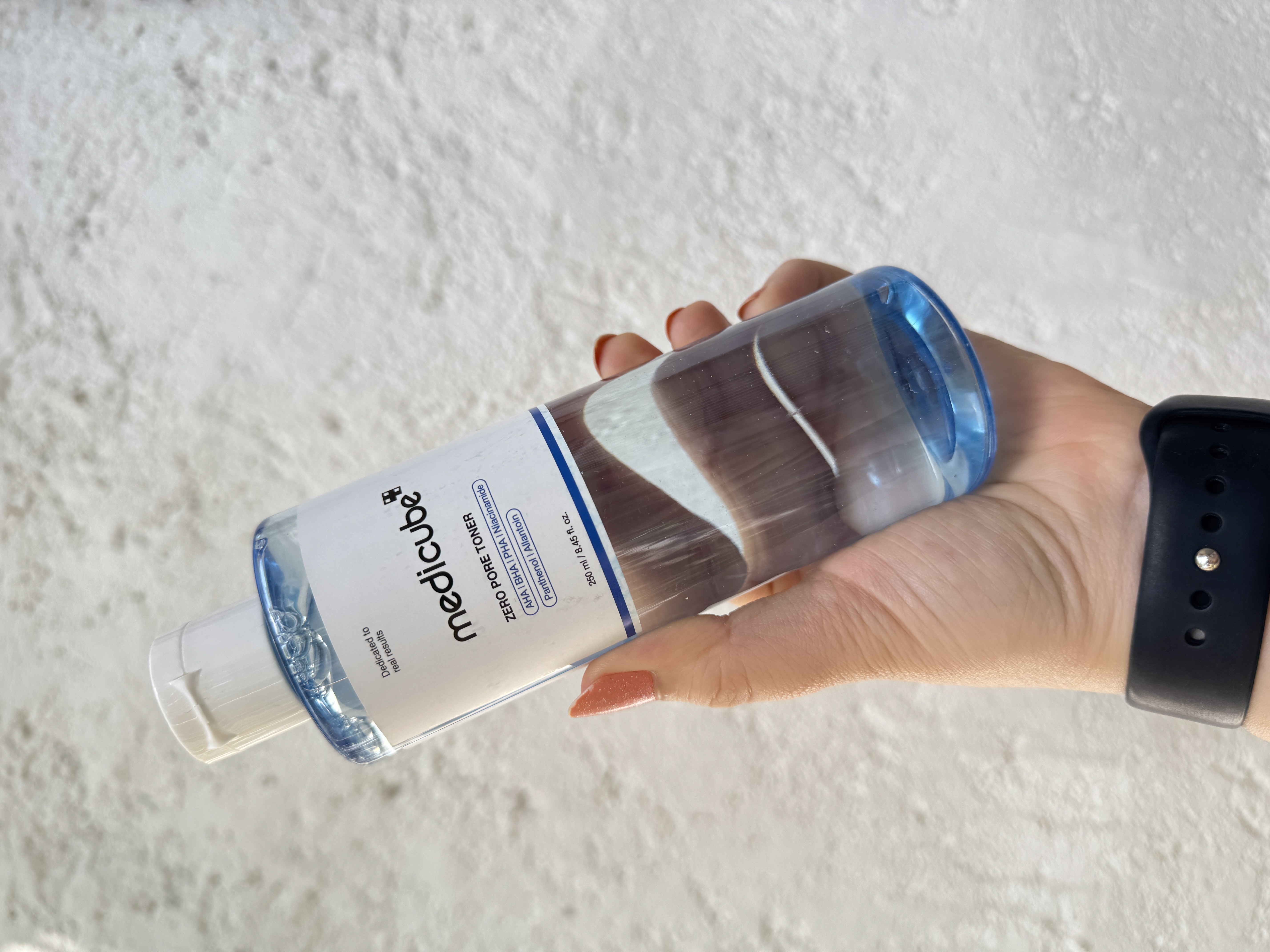 تونر لایه‌بردار و کوچک‌کننده منافذ مدی‌کیوب Medicube Zero Pore Toner